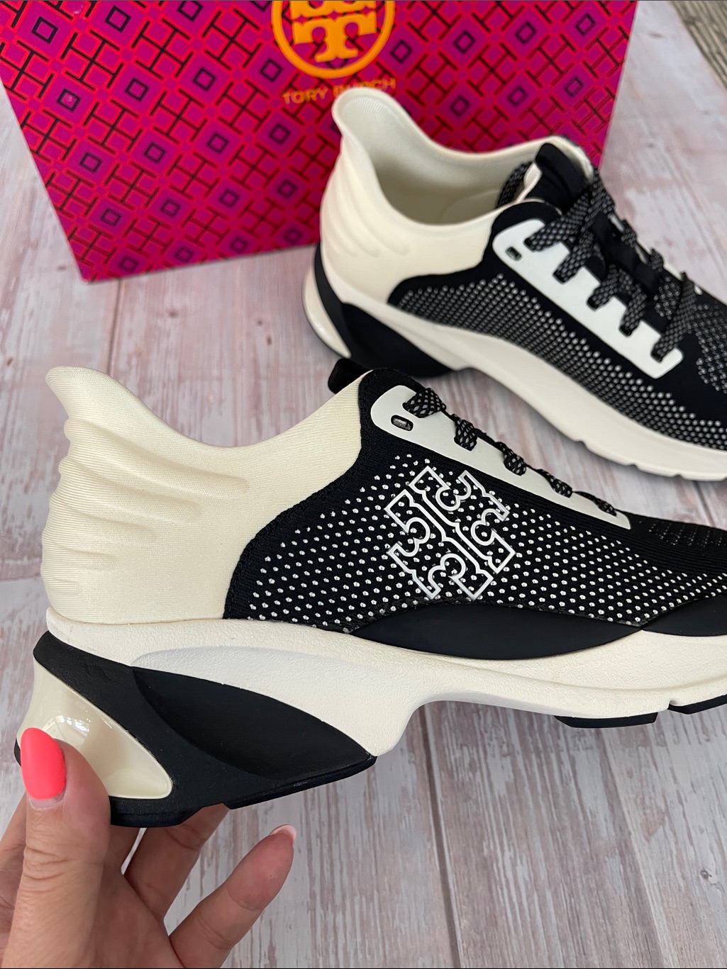$585 New Authentic Tory Burch Black & Cream Knit Slip-On Sneakers With Logo Sz 8